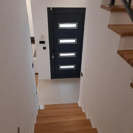 Aida Apartament *